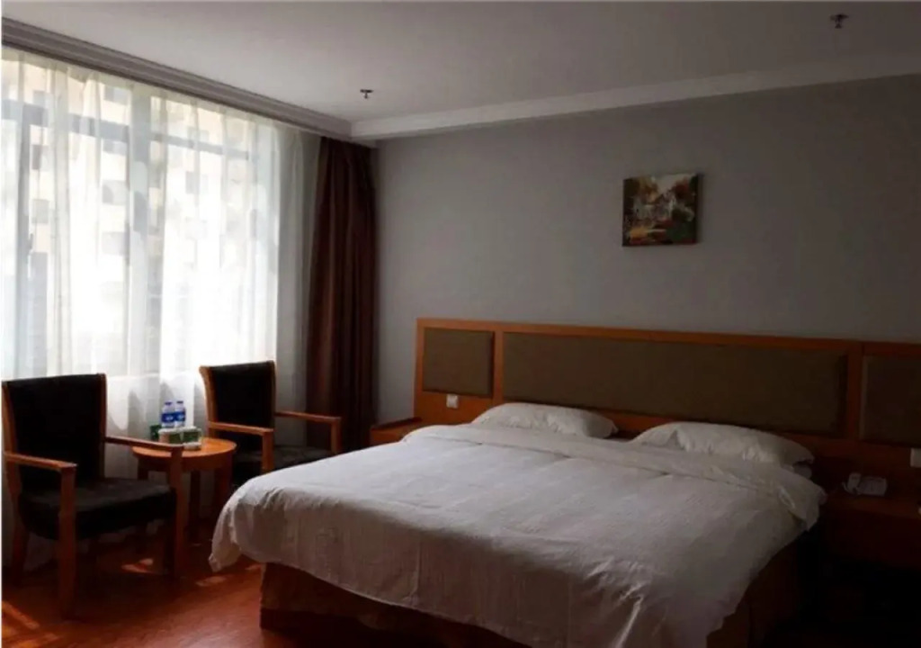 GreenTree Inn XinYang ShangCheng County HuangBaiShan Road Times Shopping Mall Express Hotel