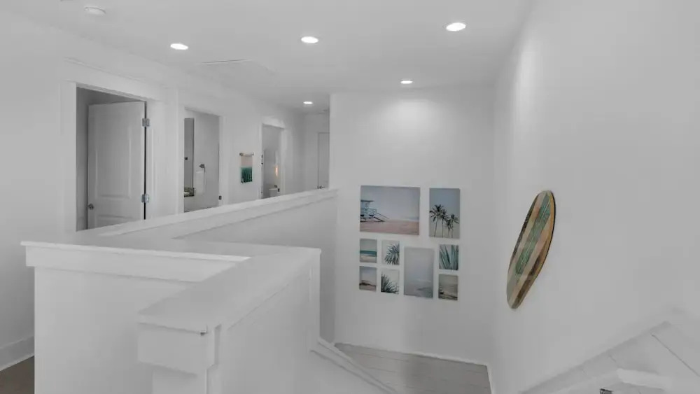 Minutes to Beach & Largest Public Beach Access, Modern New Build in Inlet