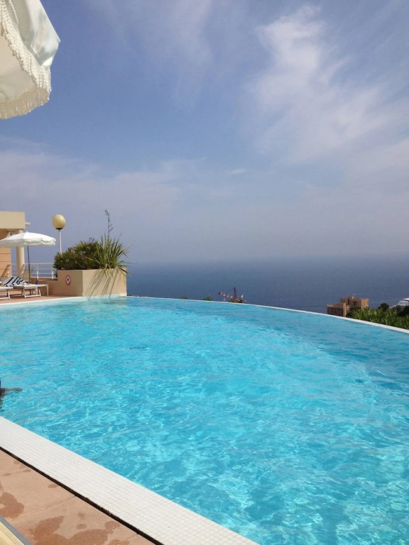 2 Rooms in Luxury Residence Bordering Monaco