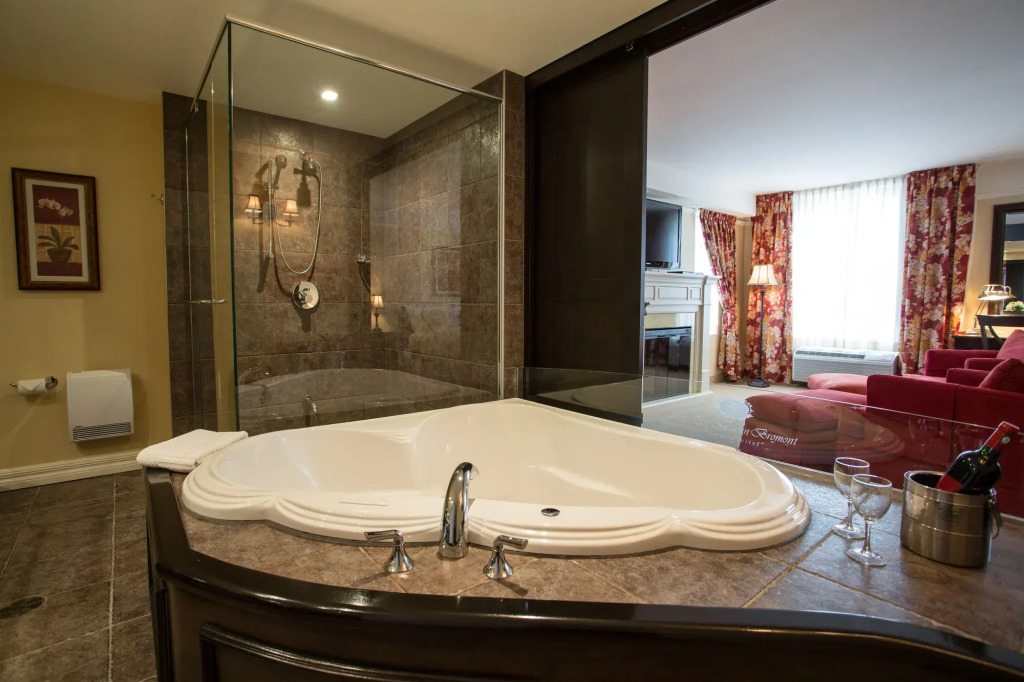 Hotel Vallea Bromont, Tapestry Collection by Hilton