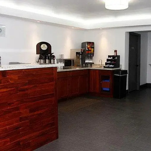 Chestnut Tree Inn Portland Mall 205