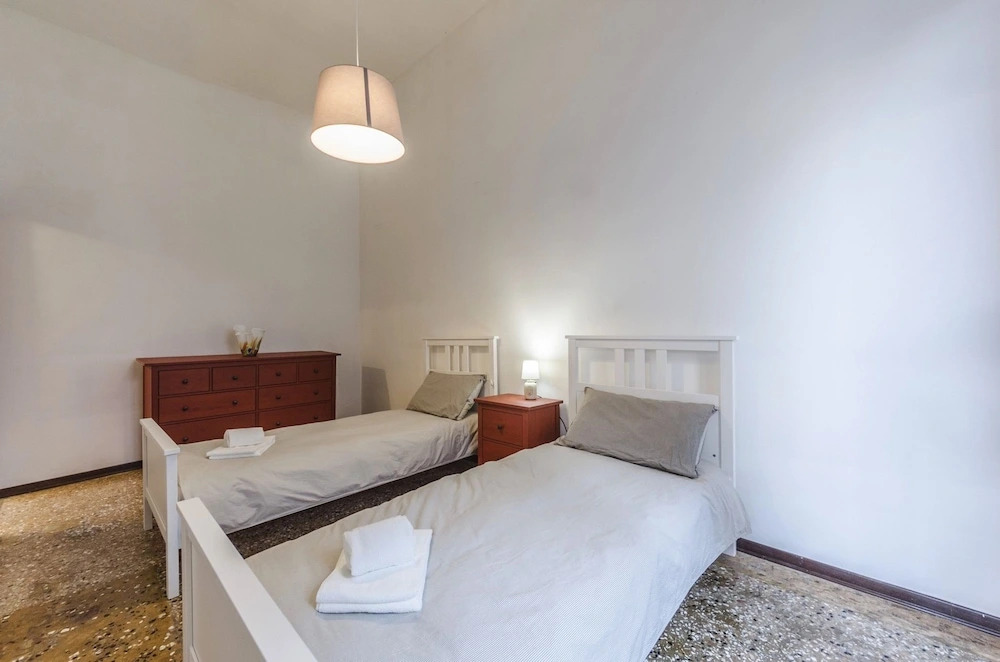 Maurizio House
