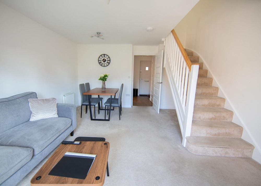 Fantastic House - Near Kempston Town Centre