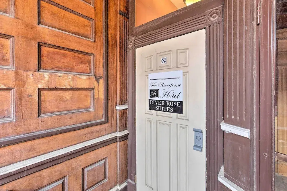 Pet-friendly Apt: 2 Blocks to Riverside Park!