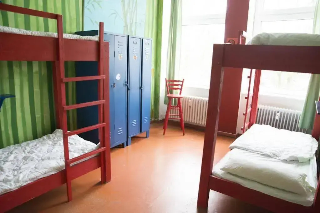 instant Sleep Backpacker Hostel