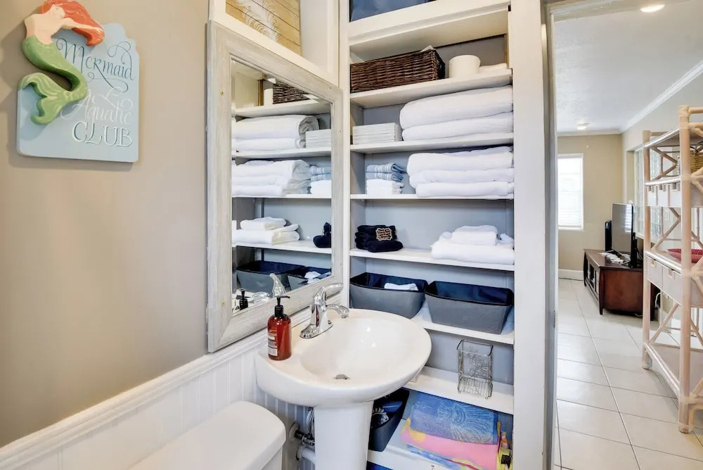 Cozy Ormond Beach Bungalow: Steps to the Sand