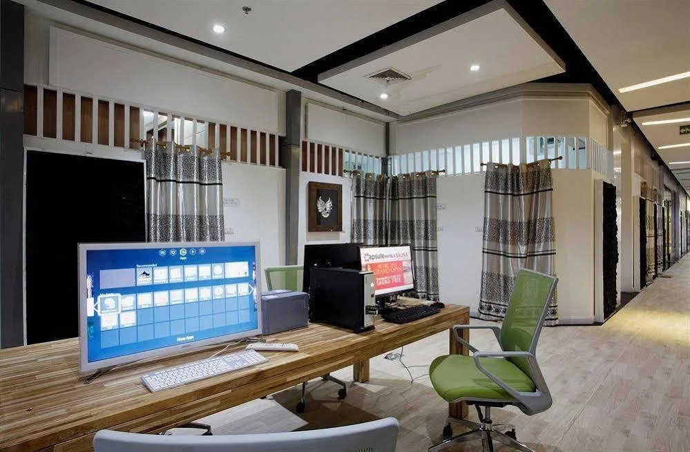 WhyNot Backpackers (Capsule Hostel)