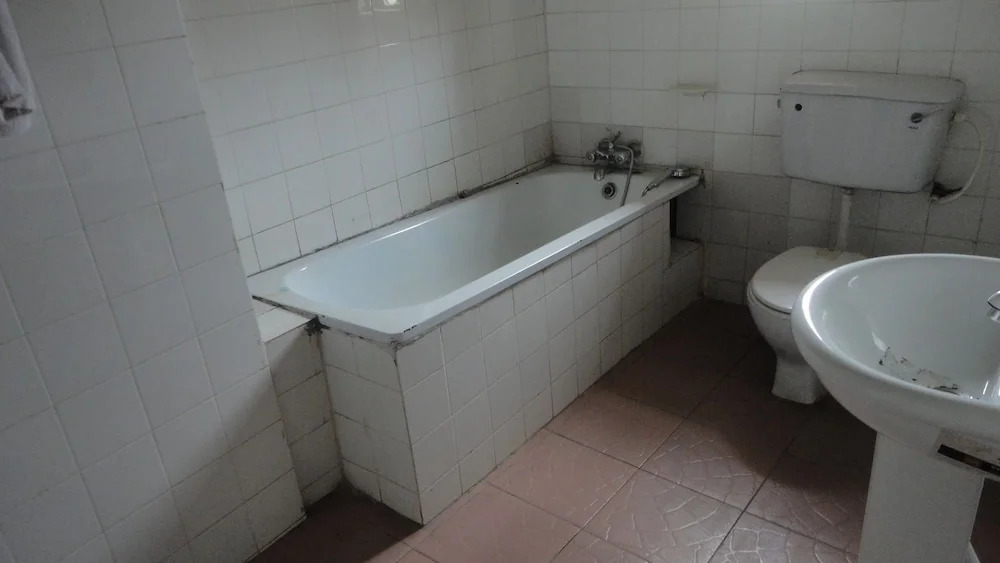 Hallmark Suites Itori