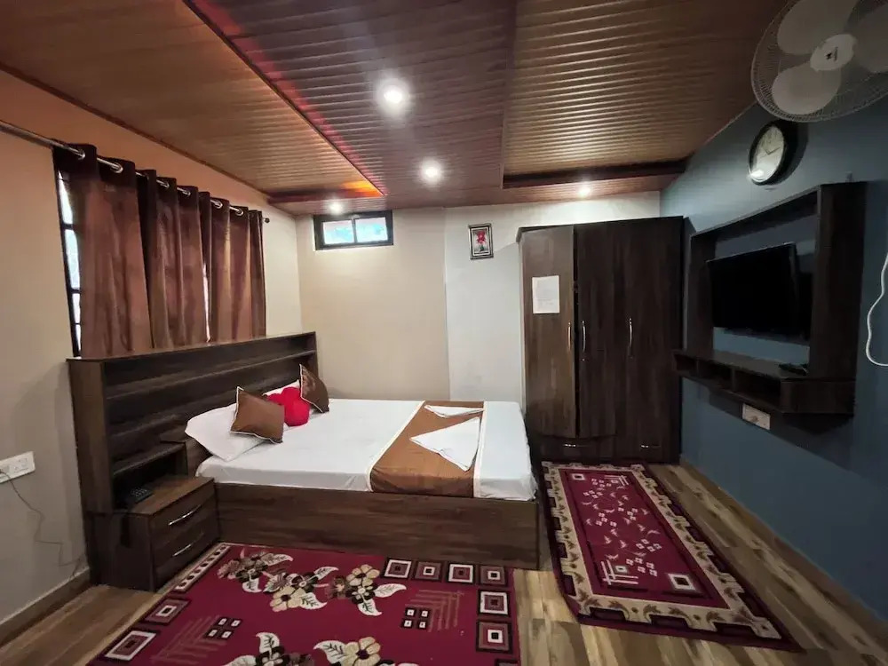 Traditional Hotel And Restaurant