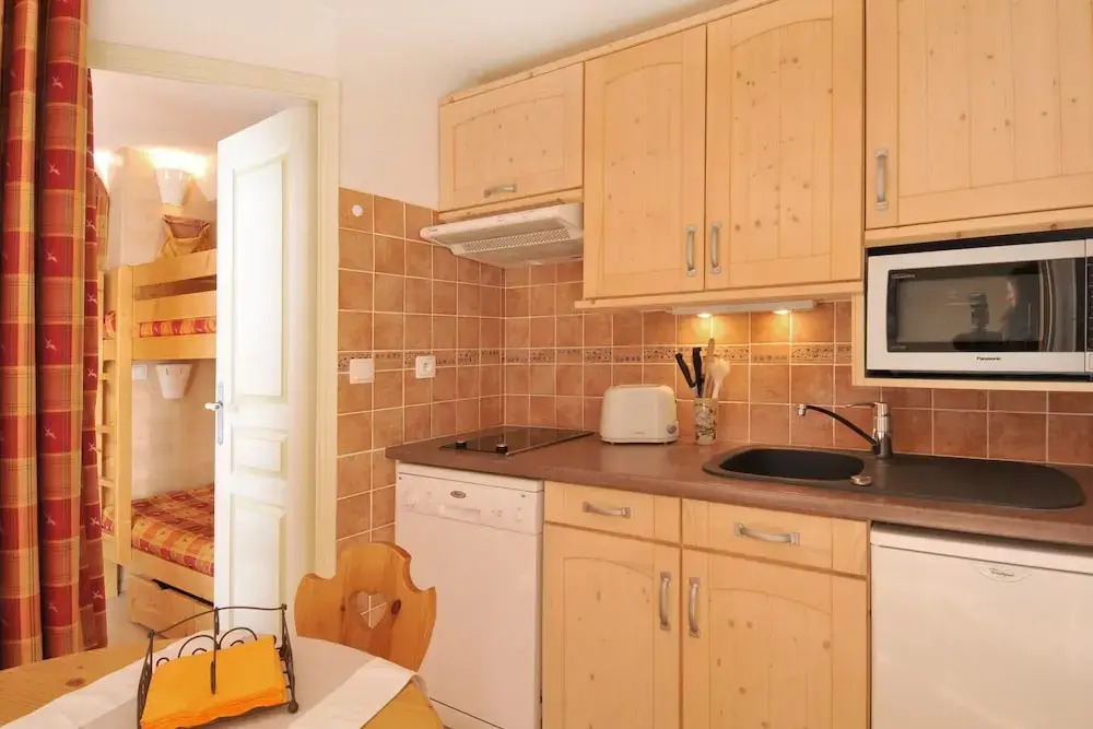 Belle Plagne two Roomed Apartment for 5 People, Located on the Slopes Am421