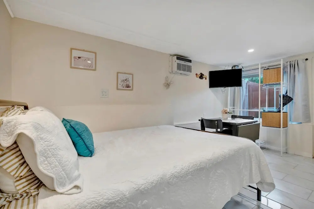Quiet Studio Near Busch Gardens With Fenced Yard and BBQ