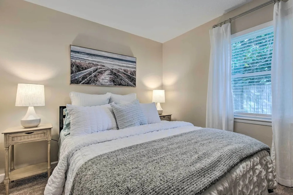 Ocean Springs Home w/ Bikes < 1 Mile to Beach!