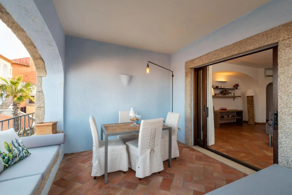 The property includes a double bedroom, a bathroom with a shower, large living room with sofa-bed (f-FIGAROLO1_PP