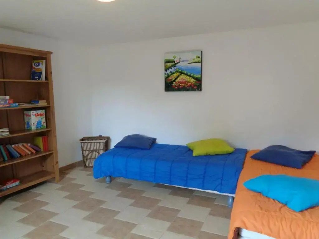 Gîte familial avec terrasse et animaux bienvenus - FR-1-496-145