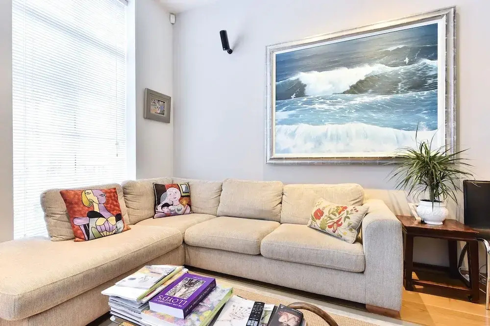 JOIVY Elegant 3 Bed Apt With Rooftop Terrace In Pimlico