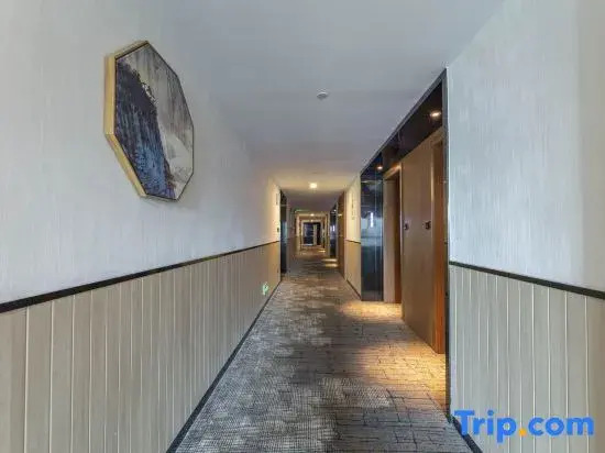 Qingteng Yisu Hotel (Beilun Yintai Chengzhonghe Road Subway Station Store)