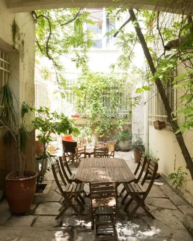 Secret Garden, 3br, Cozy and Quiet Athens Gem