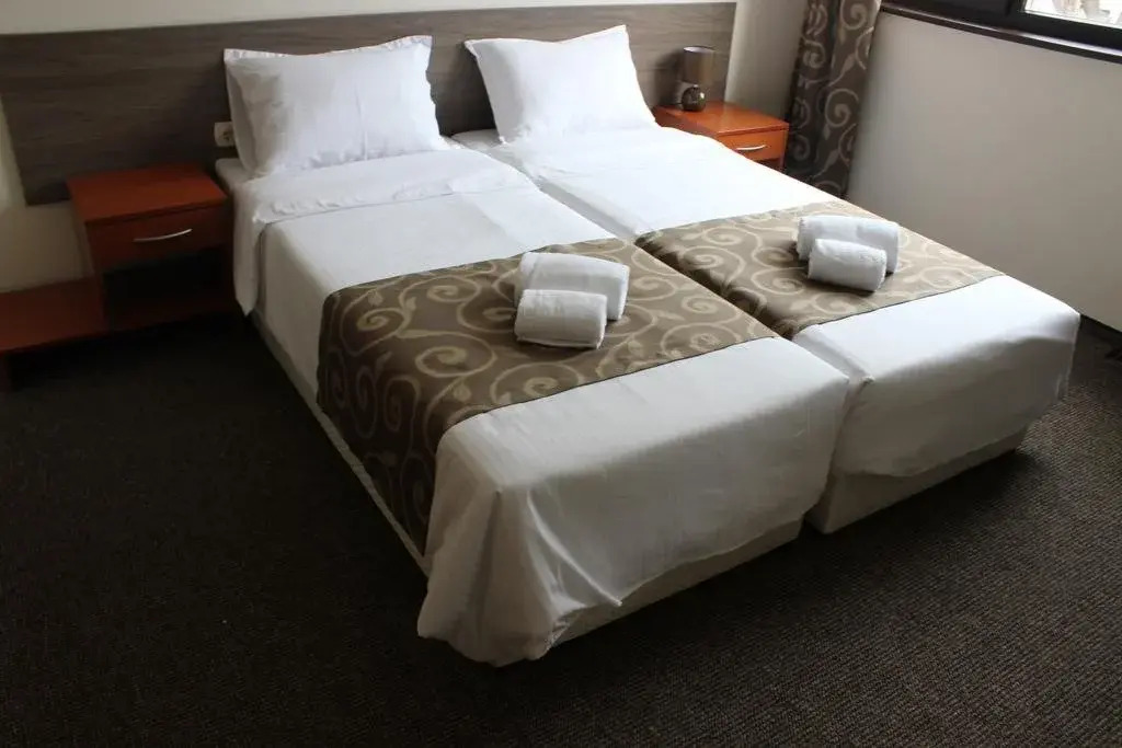Guest Rooms LIFE