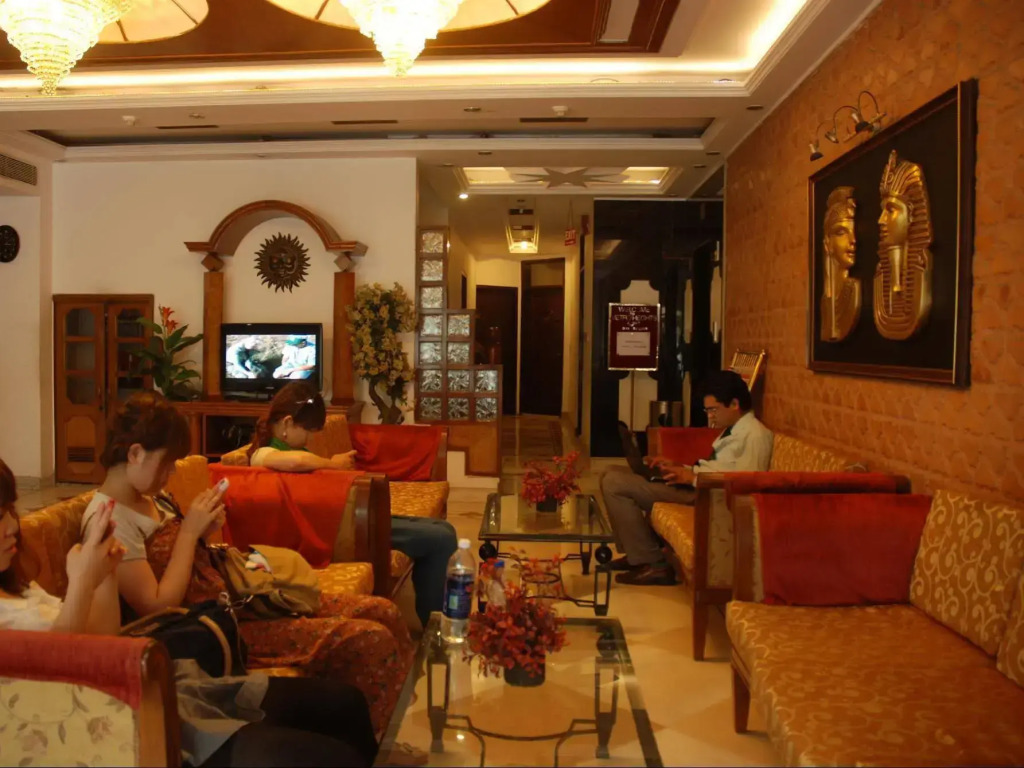 Hotel Metro Heights