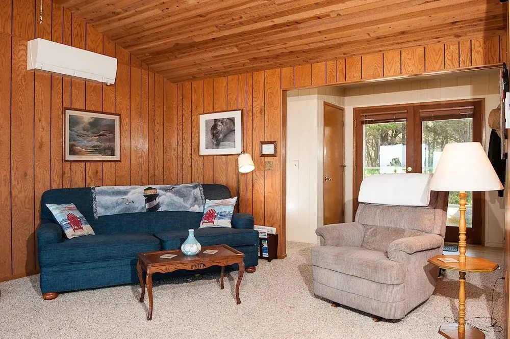 Pacific Rest 3 Br home by RedAwning