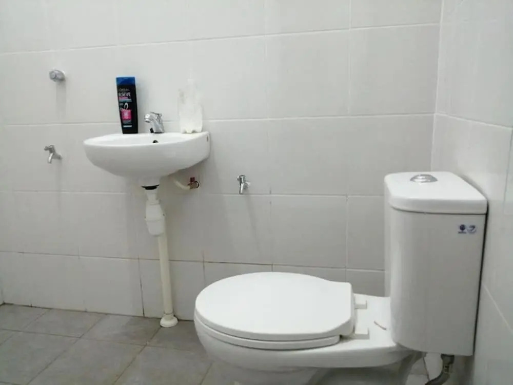 Single Room With Ac, Central Accomodation