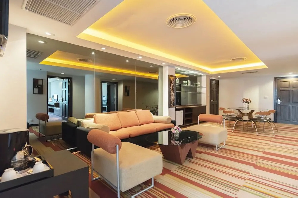 Maroon Infinity Residence by Favstay