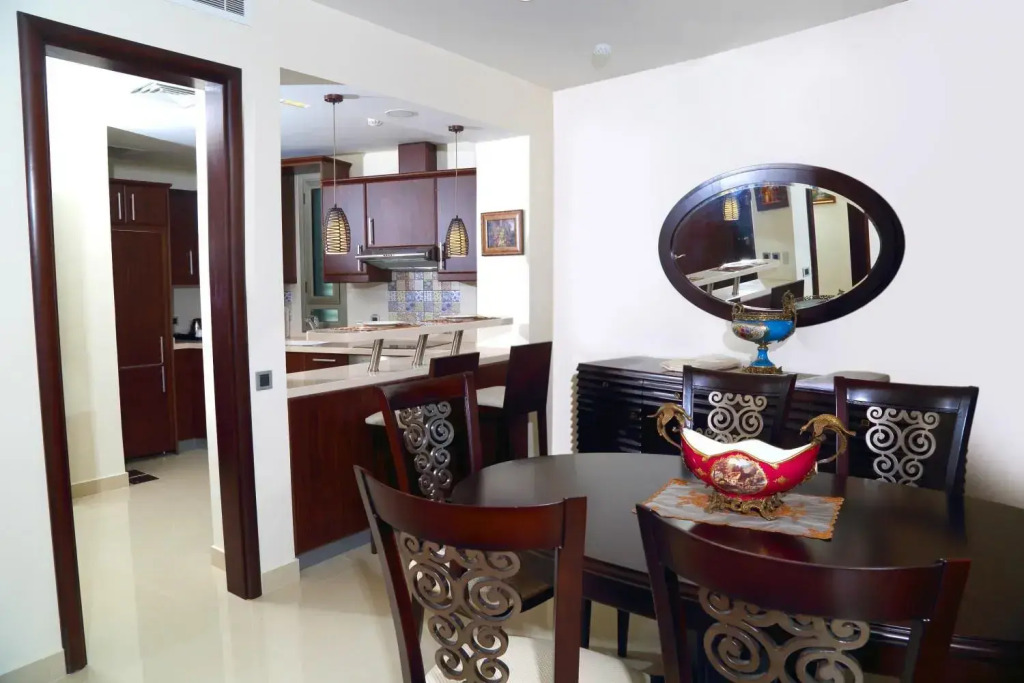 Dolphin Royal Suites