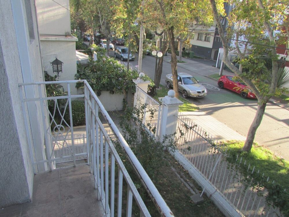 Hostal Romandia-33.44279