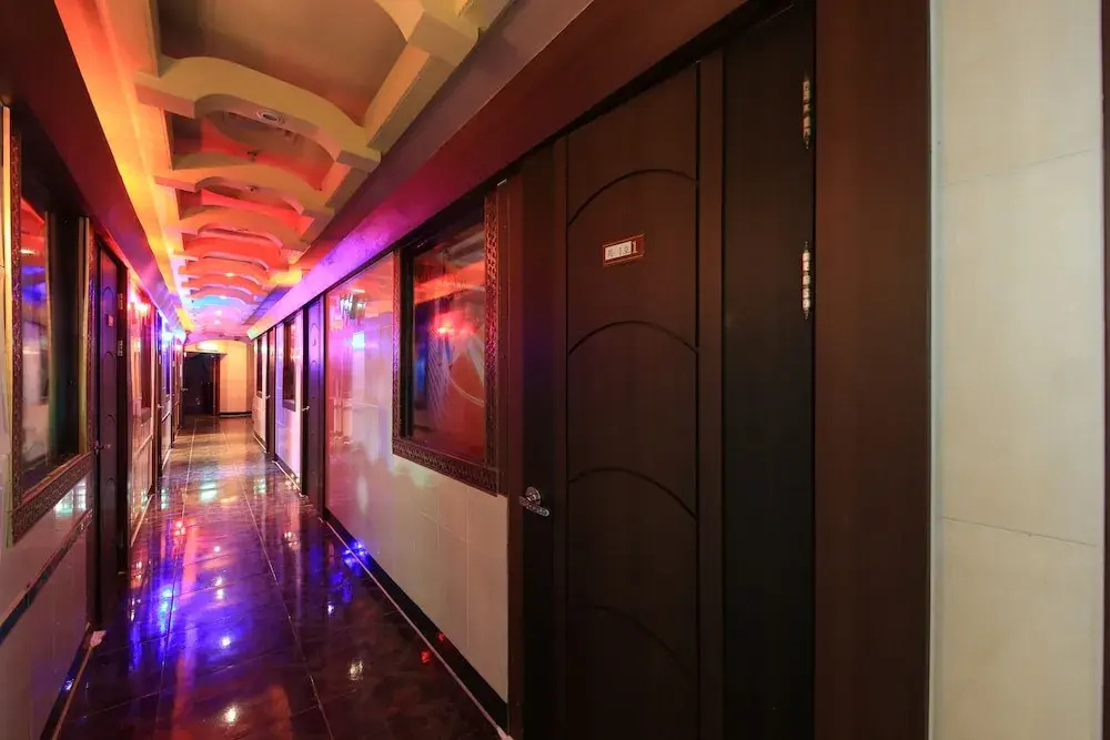 Sunbeach Hotel