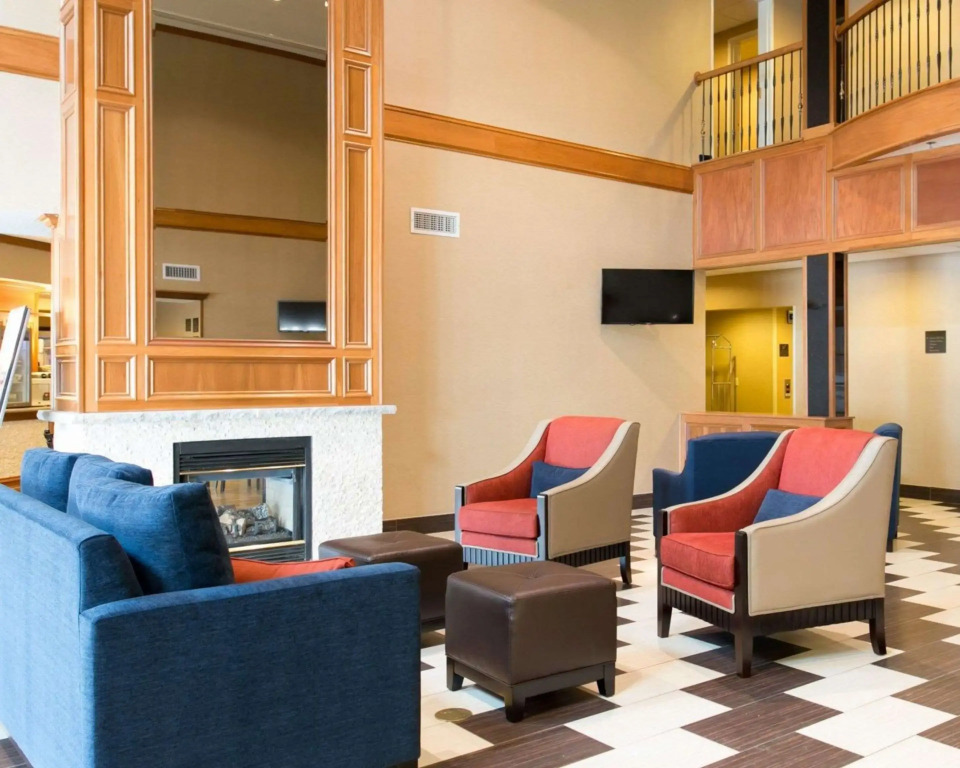 Comfort Suites Benton Harbor - St Joseph