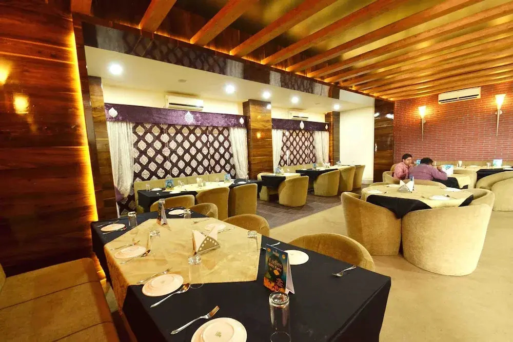 OYO 1546 The Sensation Hotel