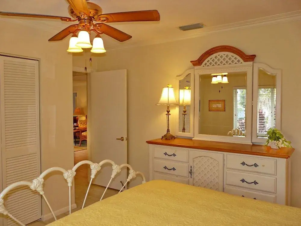 848 Buttonwood Court