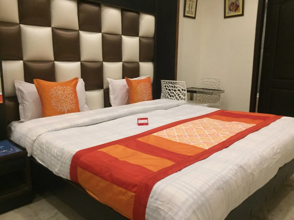 Hotel The Spot Near New Delhi Railway Station