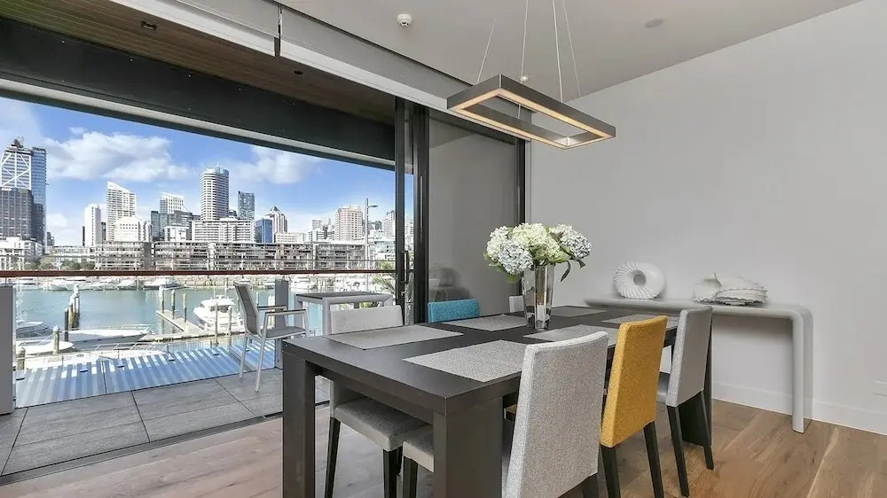 QV Modern Waterfront Apartment - 857