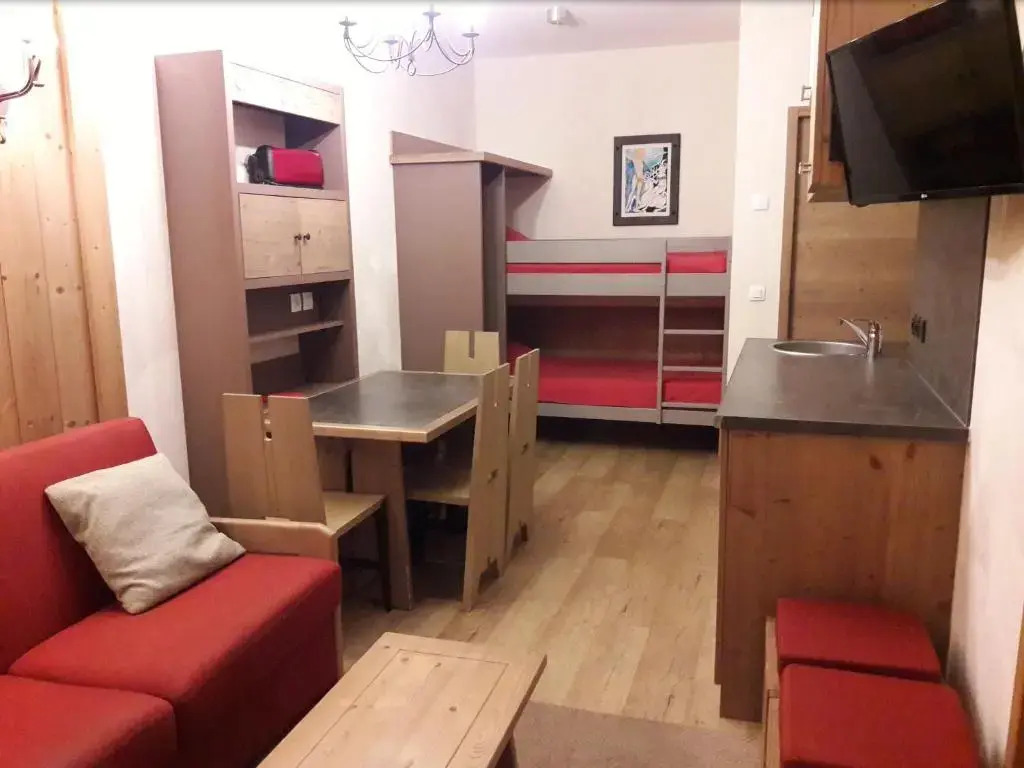 T2 RESIDENCE ANTARES 4* pieds des pistes