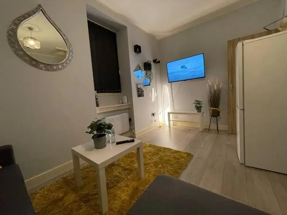 Impeccable 2-bed Apartment by Cardiff City Centre