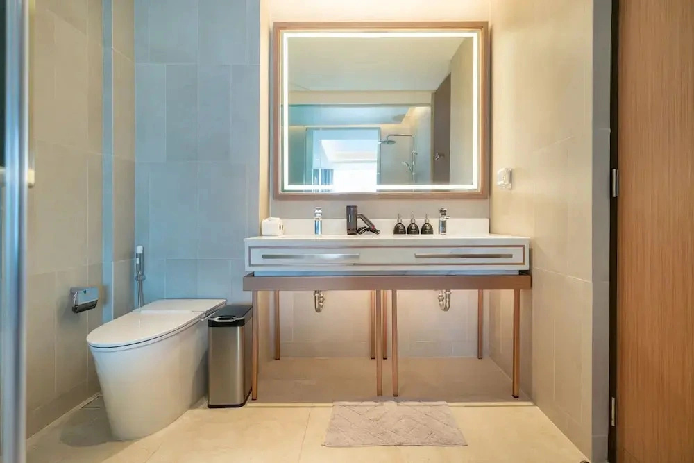 Angsana Lakeside Luxury 2Br Jazuzzi Suite