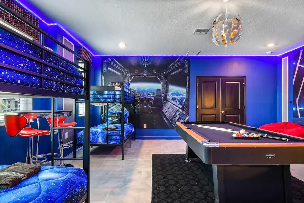 Striking Disney Themed10br Pool/spa/game Room