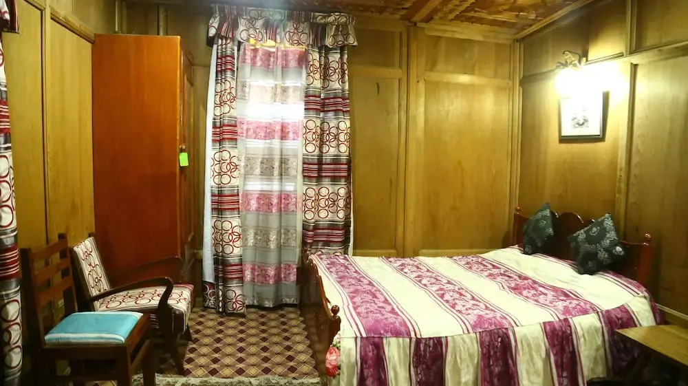 Aziz Palace Group of Houseboats