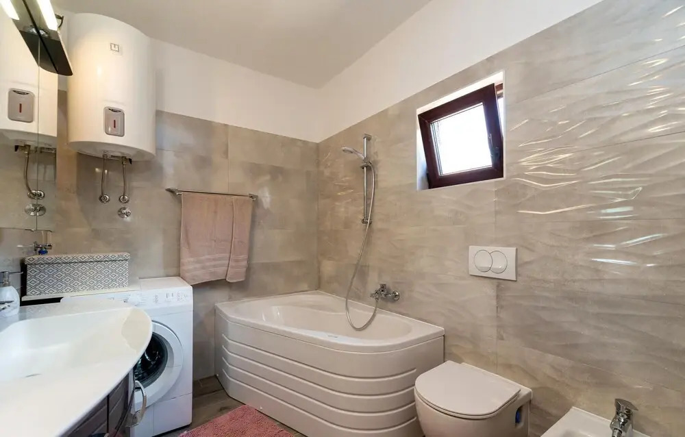 Stunning Apartment in Rovanjska With 3 Bedrooms and Wifi