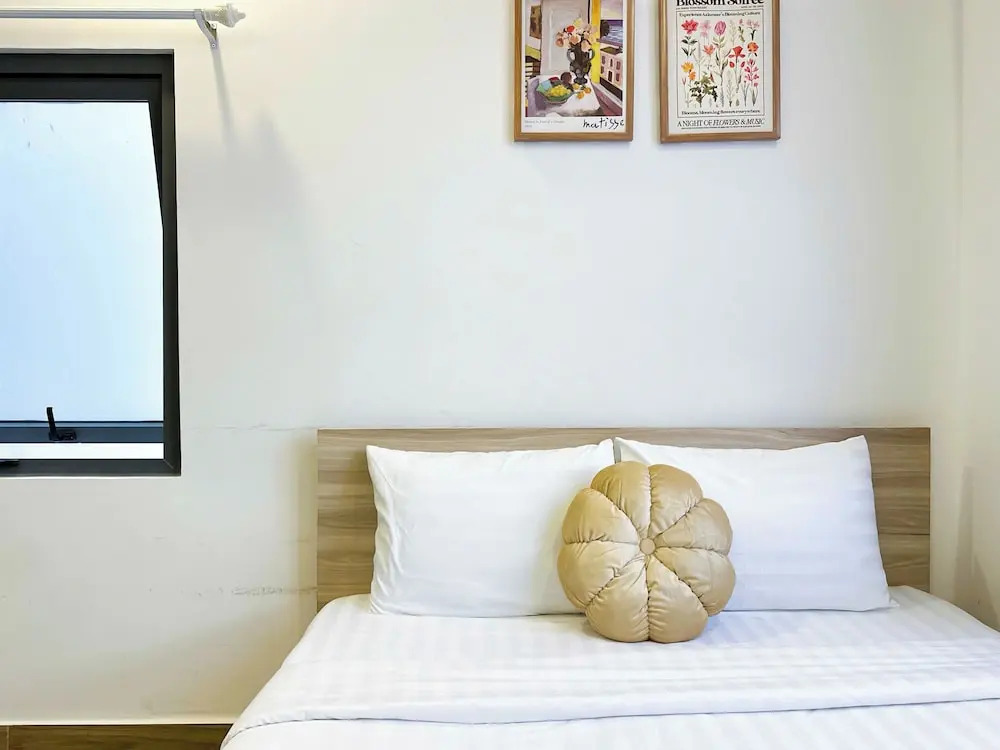Urbanest Serviced Apartment - Near Airport