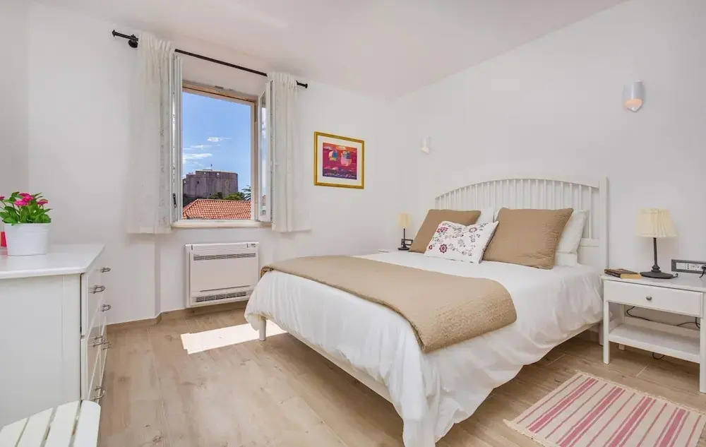 Porta Apartment and Rooms by Irundo