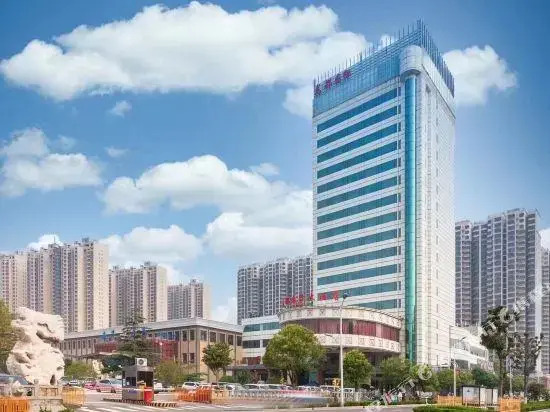 Jinan Longdu International Minghu Hotel