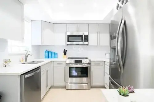 Fantastic 3Bedrooms House with Pool 6mins to Ocean
