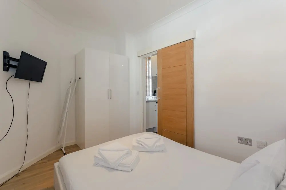 Modern 1 Bedroom Paddington Apartment