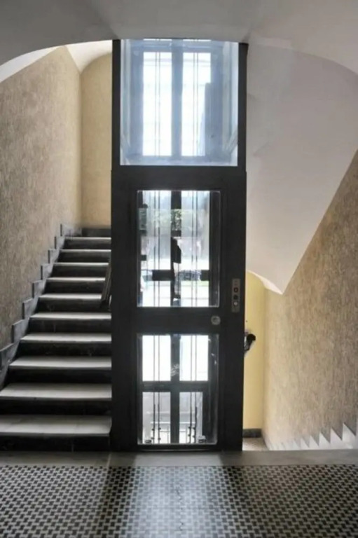 Nice and Colorful 2 bed Flat Near San Giovanni