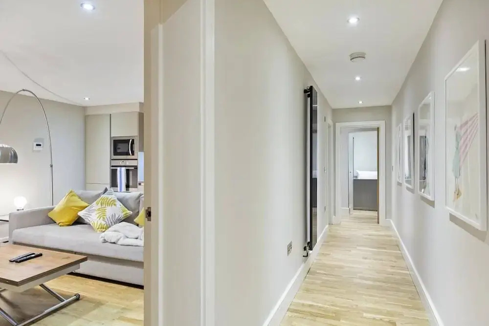 Modern & Cosy Apartment Close To Tube, Sleeps 5