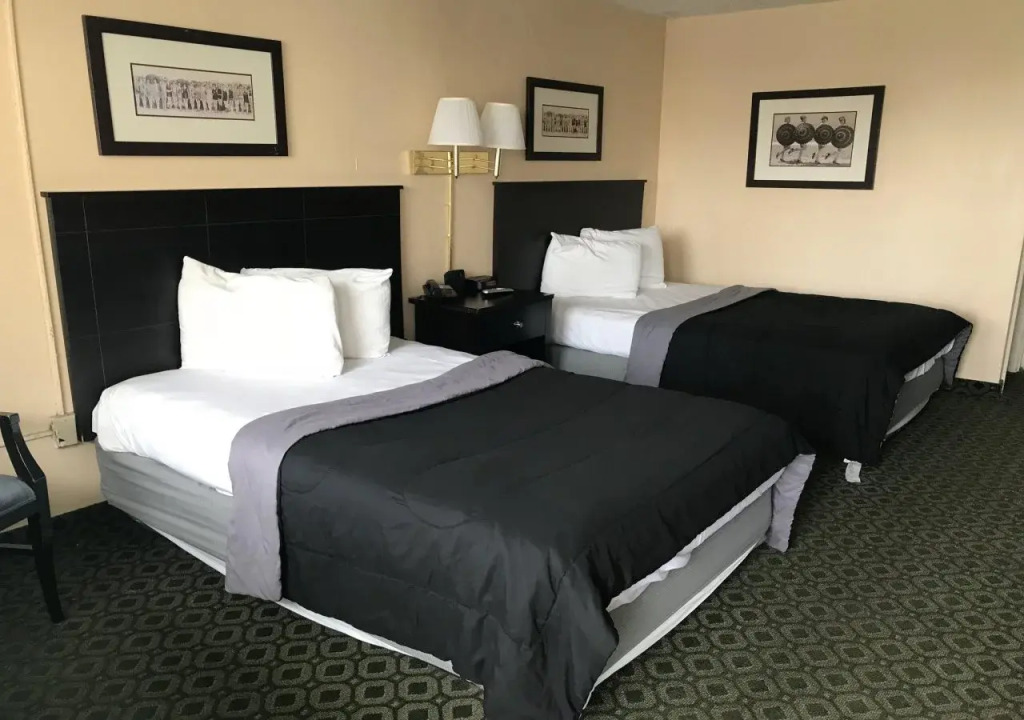 Red Carpet Inn & Suites