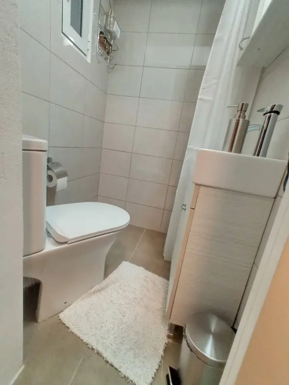 Astrinos Apt Simple, Cosy, Comfortable, Near the Beach