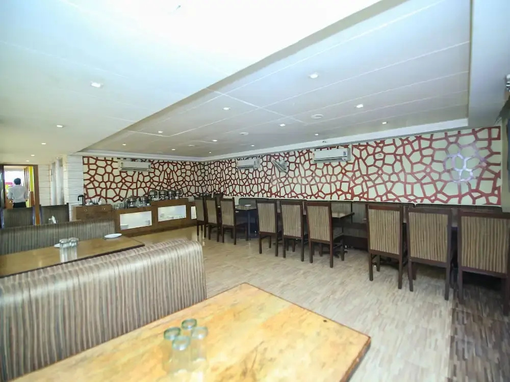 OYO 2155 Hotel Wardhman